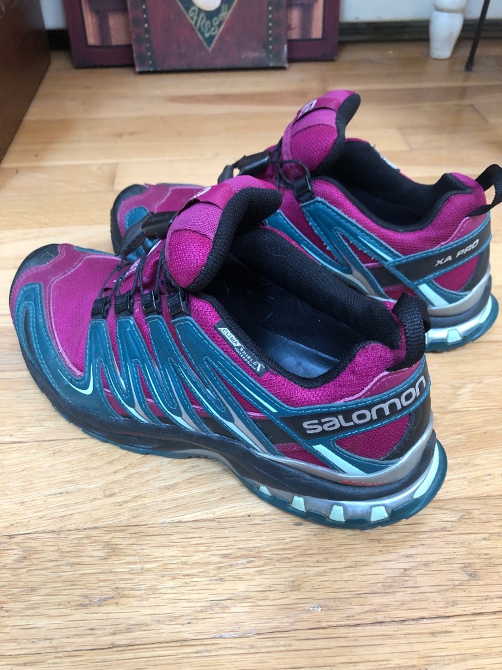 Salomon Sneakers Women 7.5